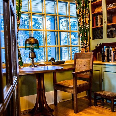 The Craftsman House Bed & Breakfast Bragg Creek Bagian luar foto