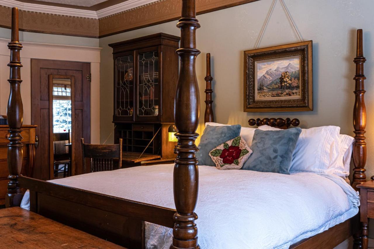 The Craftsman House Bed & Breakfast Bragg Creek Bagian luar foto